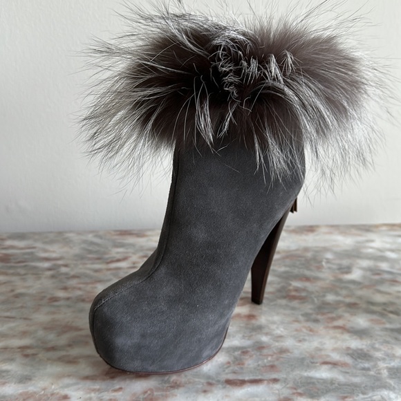 Alice & Olivia Fur Boots 🦊 - Picture 2 of 10